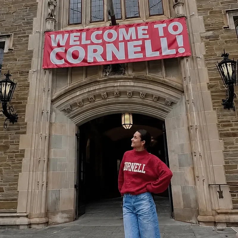 Mya Khamis, estudiante AUP · Cornell University
