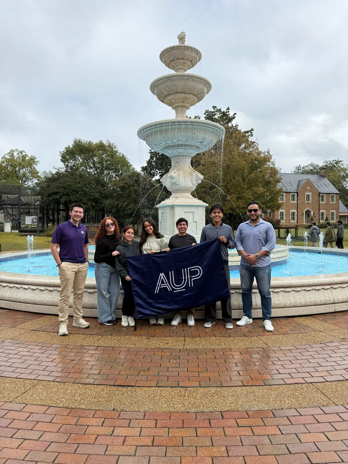 Sesión de estudios en la sede AUP